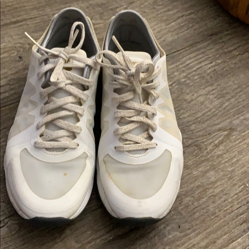 Women’s Nike dual fusion